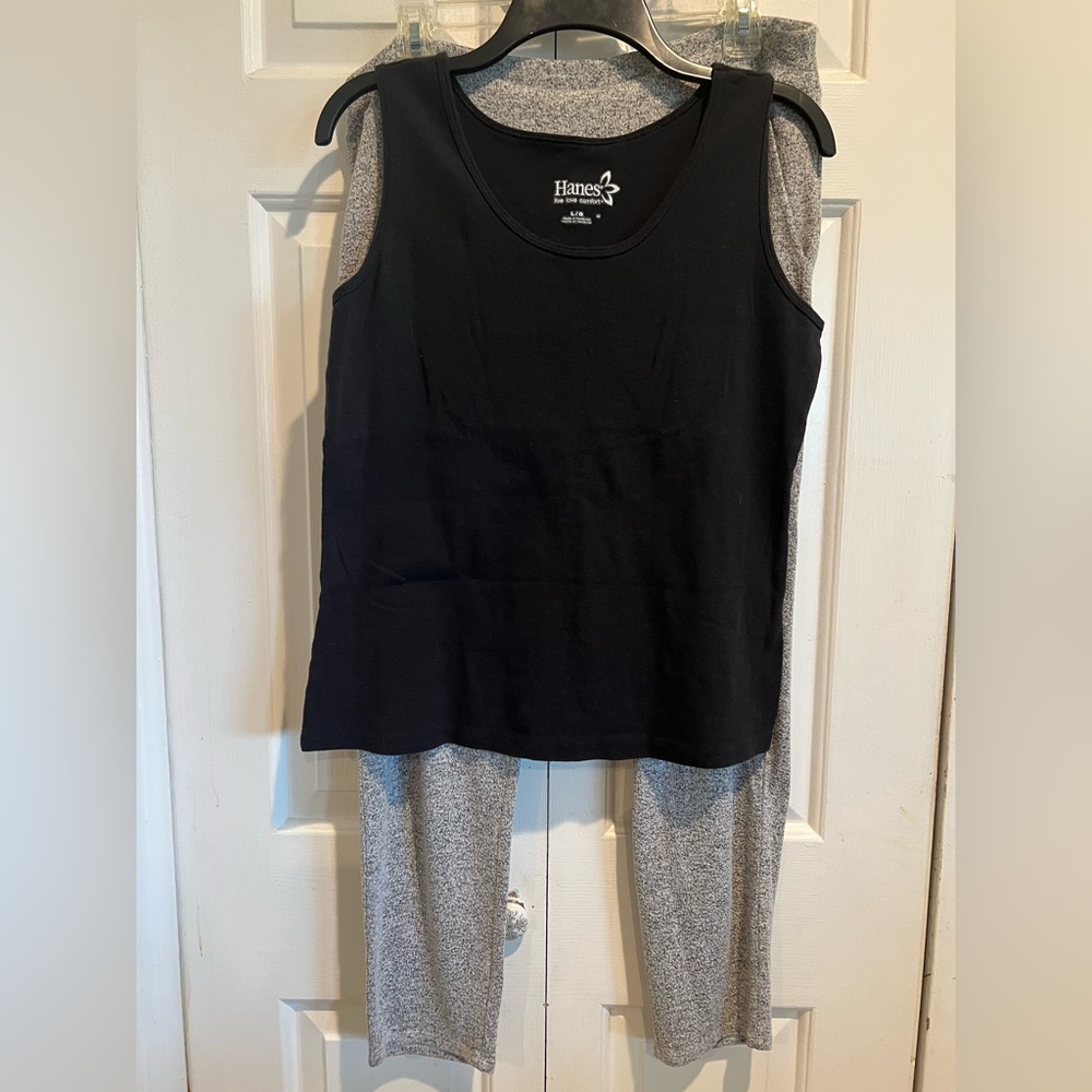 2 Pc Set 🖤 SOMA Gray Joggers w Pockets  & Hanes Black Tank Top